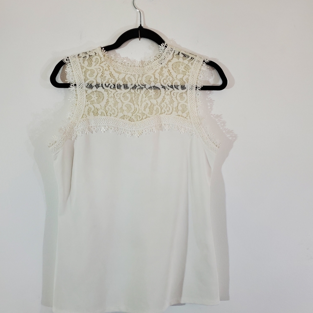 ⛔️SOLD⛔️ LACE Cream Sleeveless Top Size Large